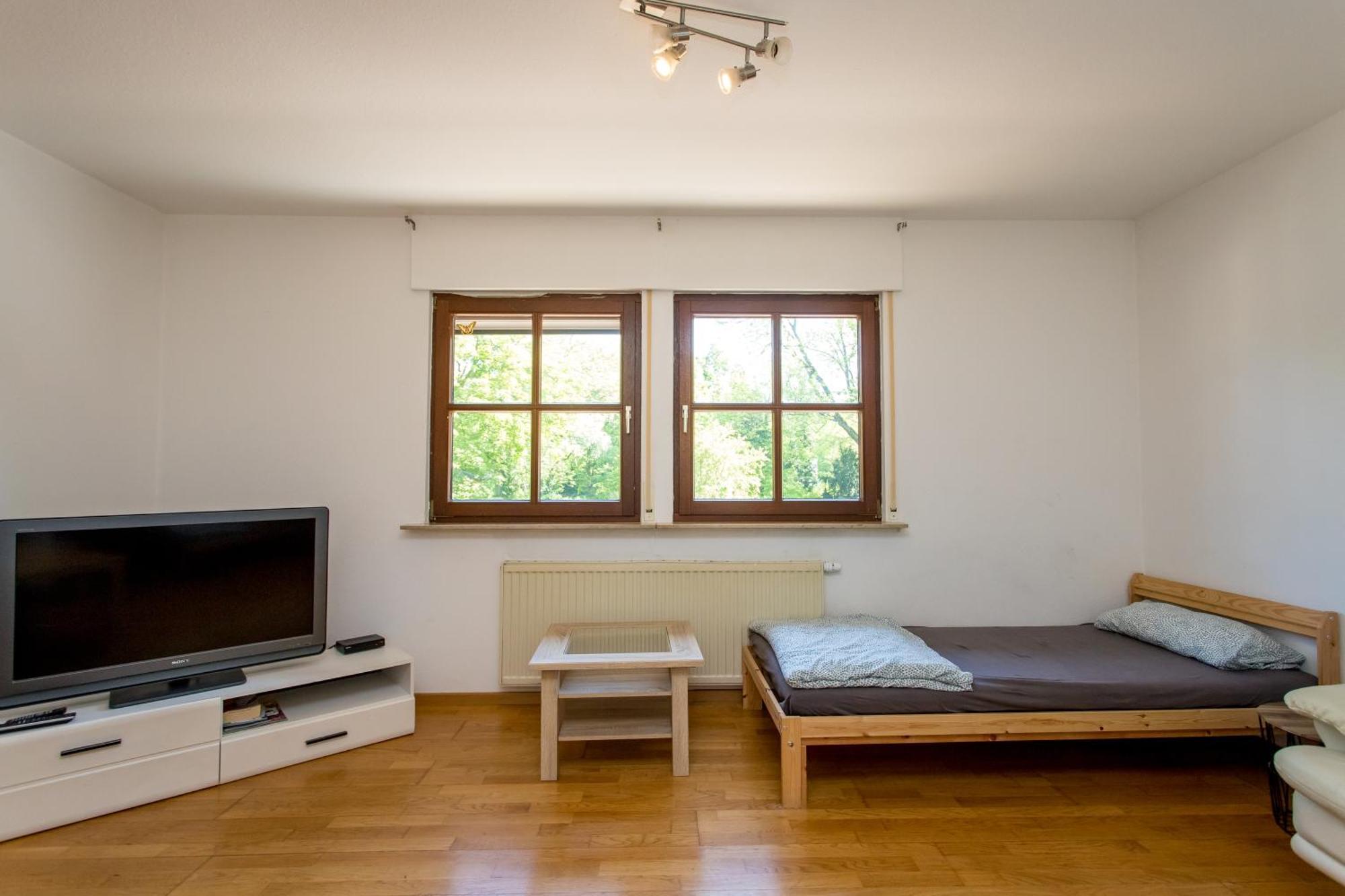 Ferienwohnung Mit 123Qm Fuer 8 Personen Mit Sehr Grossem Garten, Einfache Innen-Ausstattung Leipzig Exterior foto